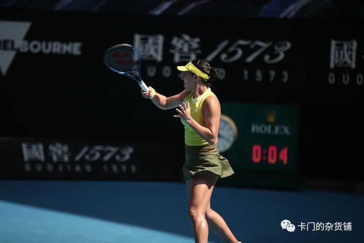 的对比中显 的对比中显