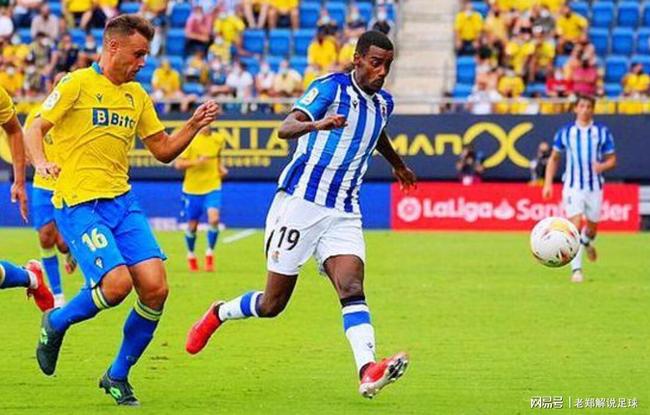 国乒出发瑞典参加大满贯，邱贻可现身，男队压力